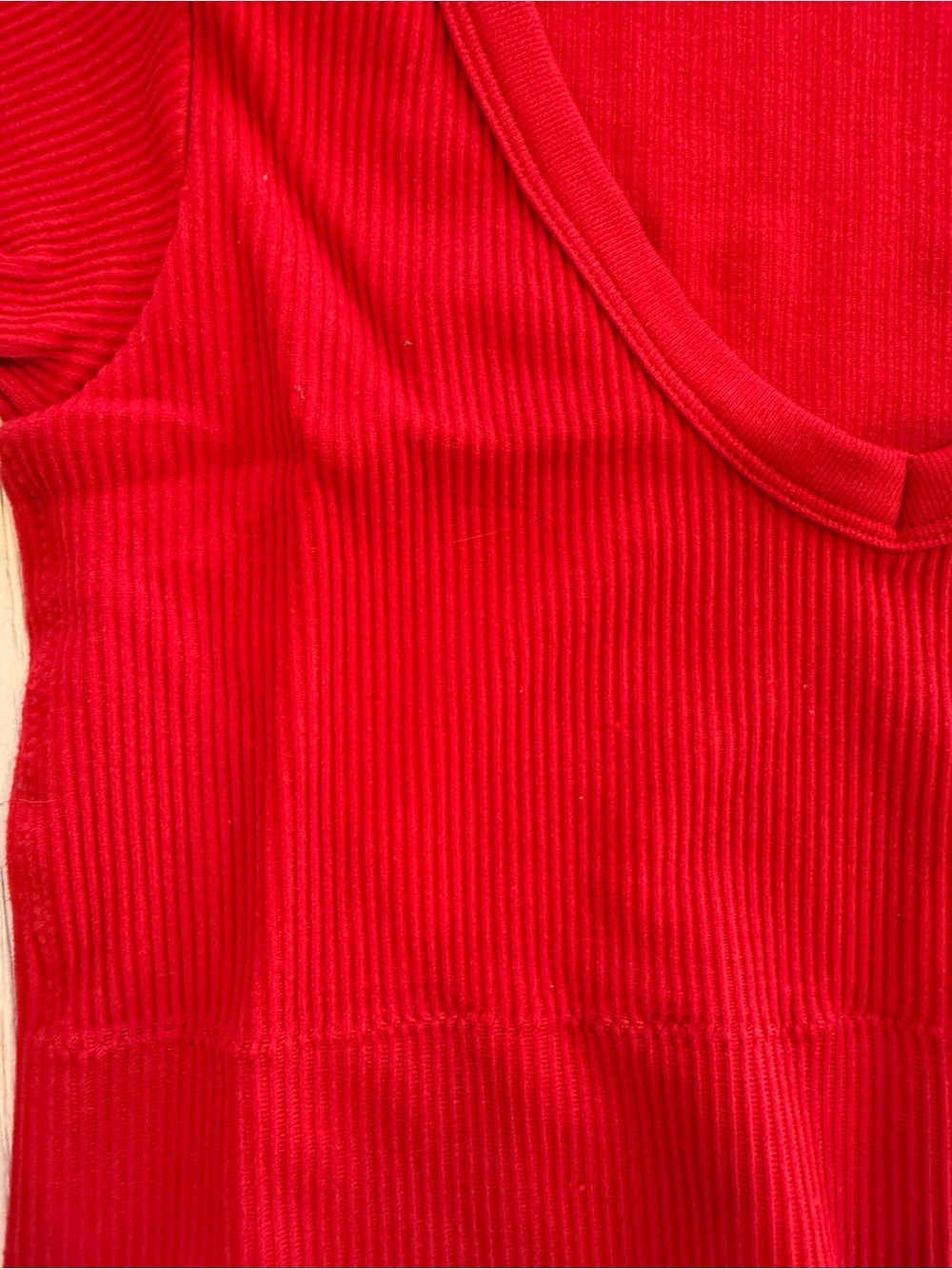 Garage Ribbed Deep V Crop Top - Picture 3 of 4